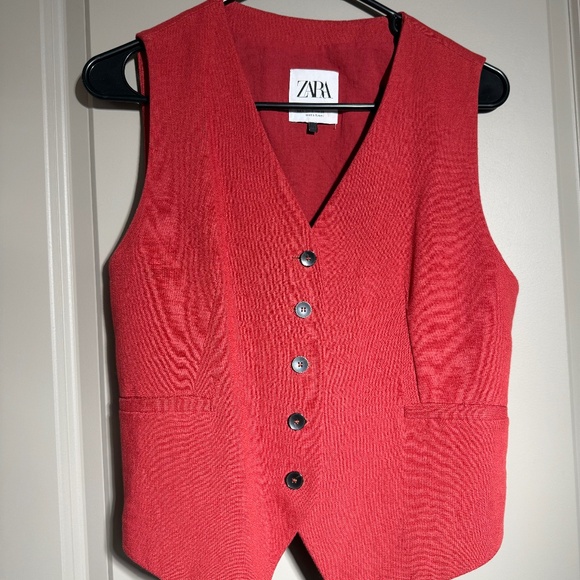 🔥 ZARA Red Tailored Button-Front Vest – Size S - Picture 1 of 3